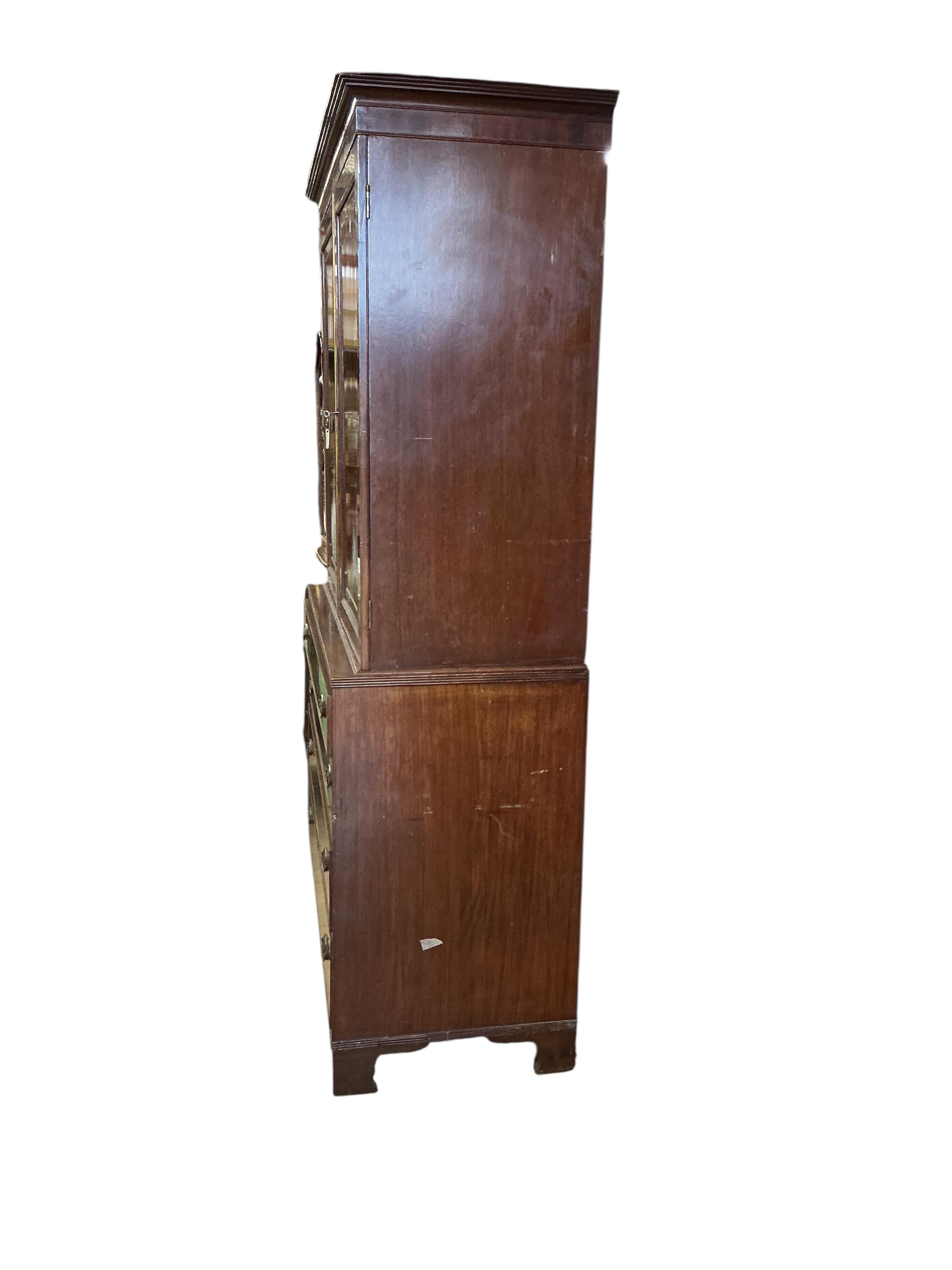 A Regency mahogany linen press, width 122cm, depth 56cm, height 210cm